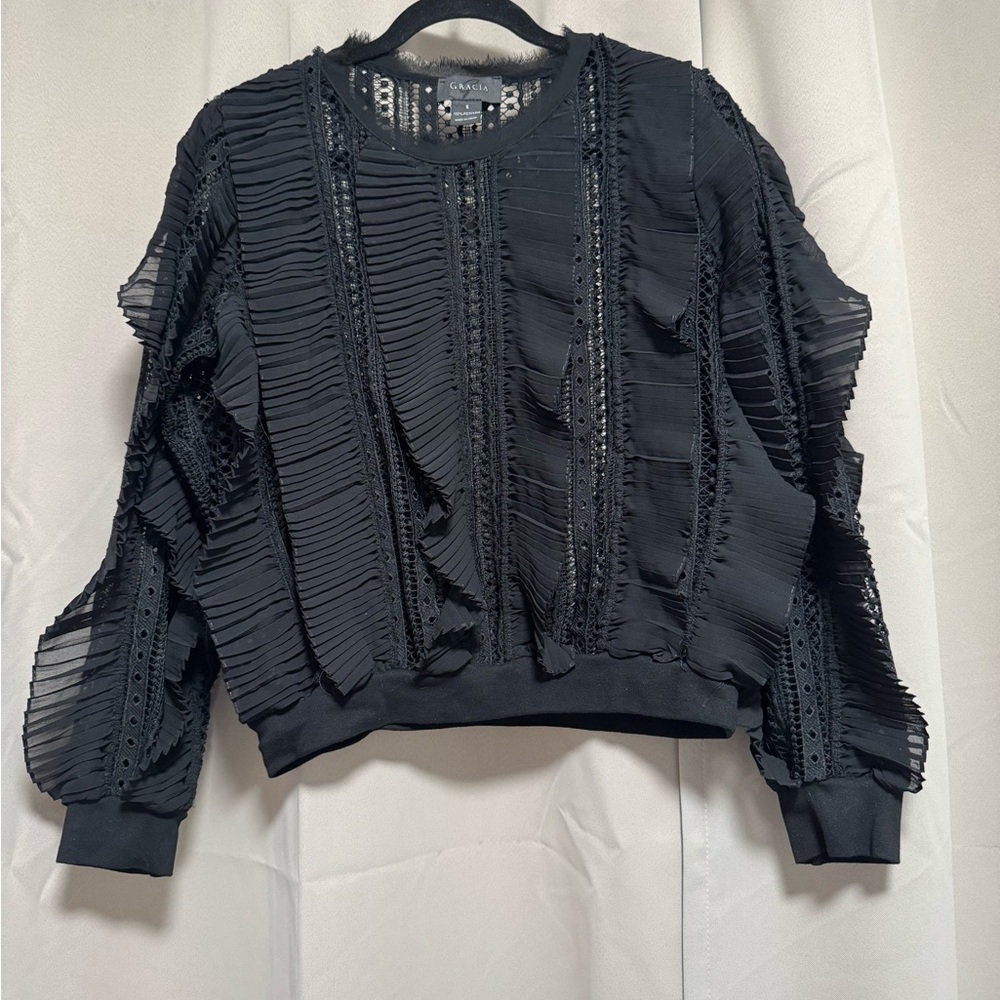 Gracia Black Ruffled Long Sleeve Blouse